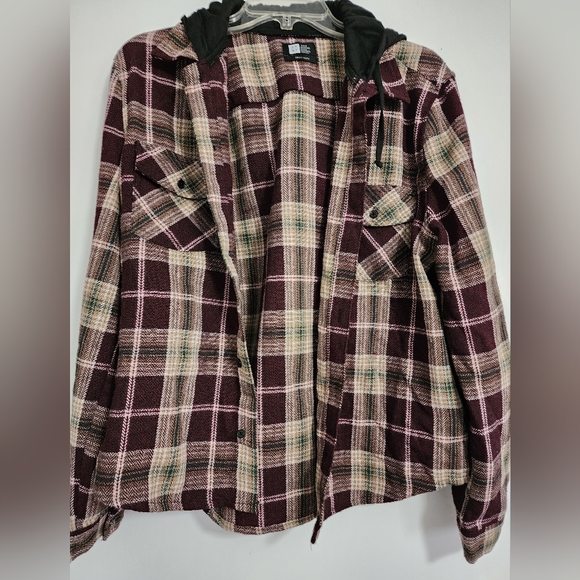 LIRA Hooded Shirt - Picture 1 of 12